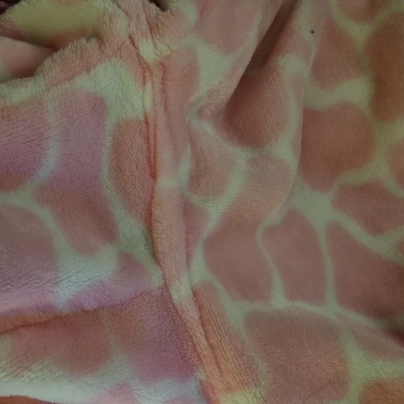 Fluffy Robe - Picture 4 of 4